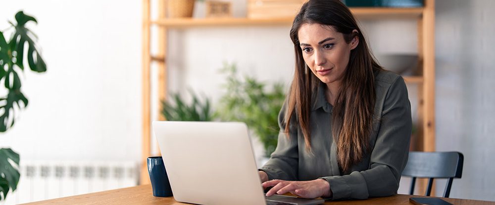 Controle de ponto em home office: como funciona e o que diz a lei?